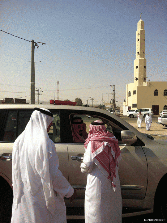 الامير مشعل بن عبدالعزيز في زيارة للشيخ رشيد بن زاحم 